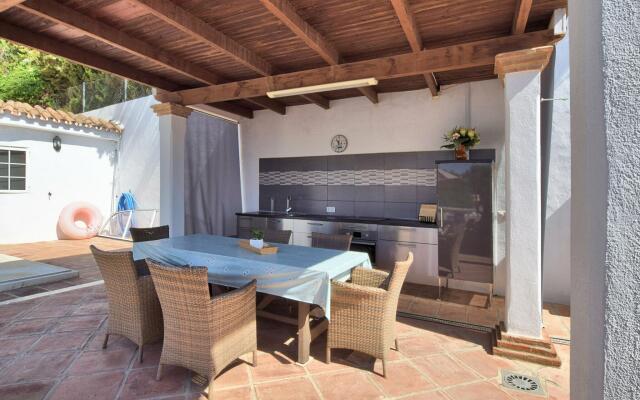 Homely holiday home in Benalmádena with private swimming pool