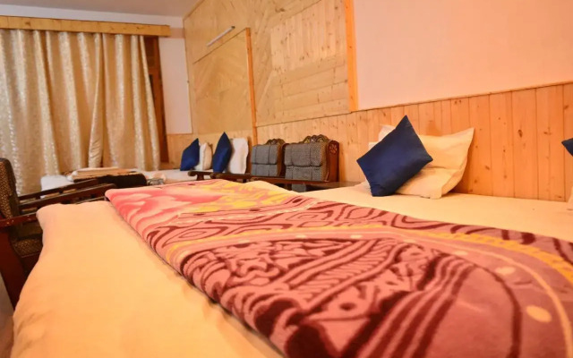 Hotel Neelgiri - Manali Diaries