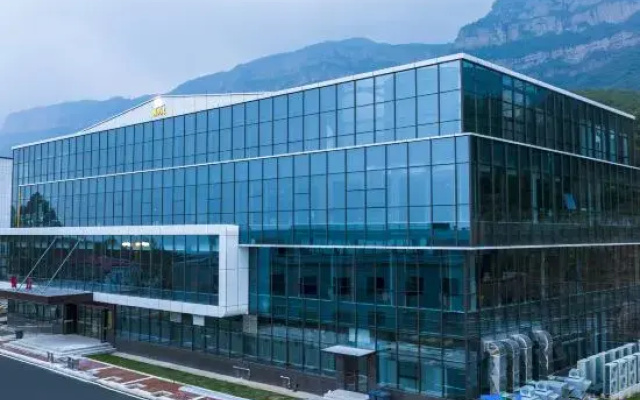 Linzhou Hongyuexing Grand Hotel