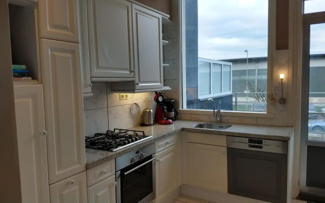 APARTMENT BY THE SEA Bed by the Sea