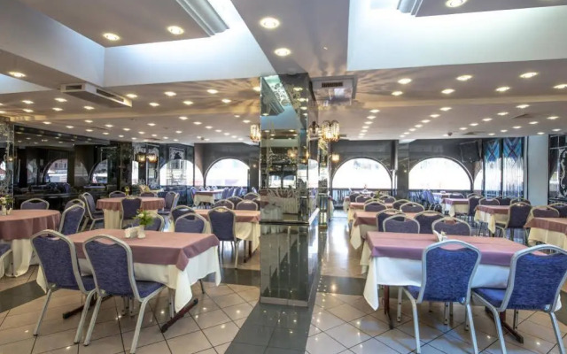 Atiskan Hotel