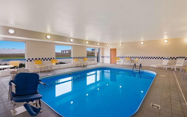 AmericInn by Wyndham Minot