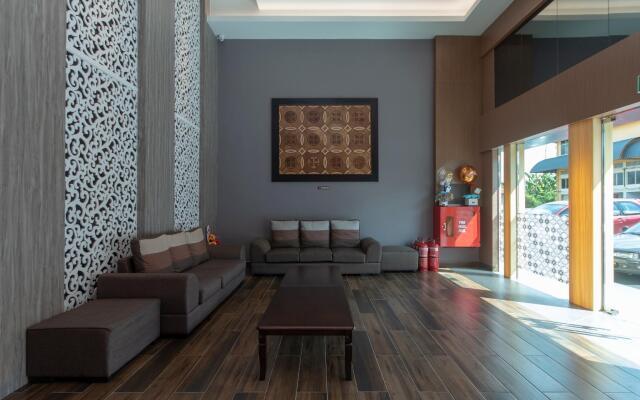 OYO 89375 Regent Hotel