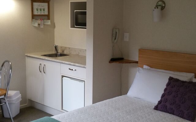 Cottage Mews Motel