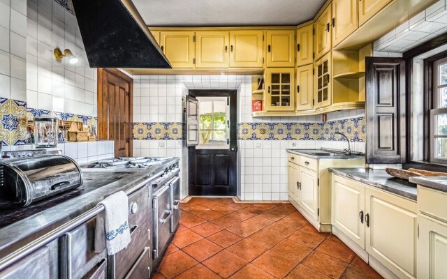 Beautiful Home in Grândola With Wifi and 4 Bedrooms