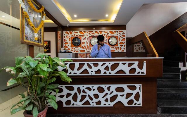 OYO 8882 Hotel Pishori Residency