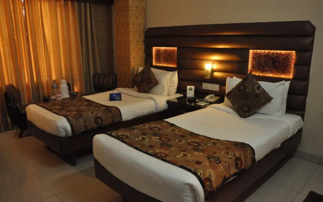 OYO Premium Gwalior City Centre