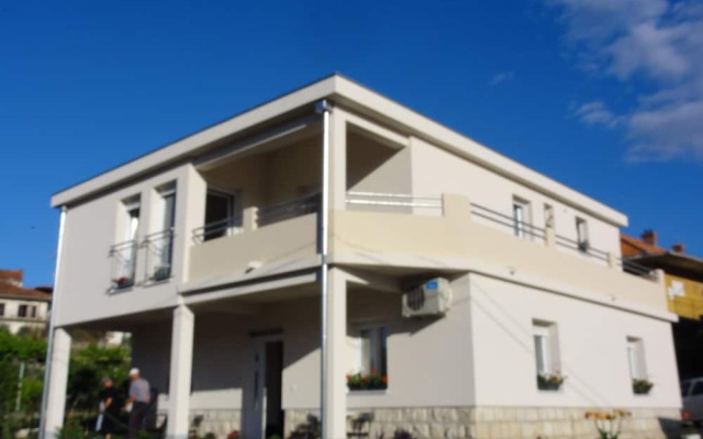 Apartments Cubela Beautiful Garden