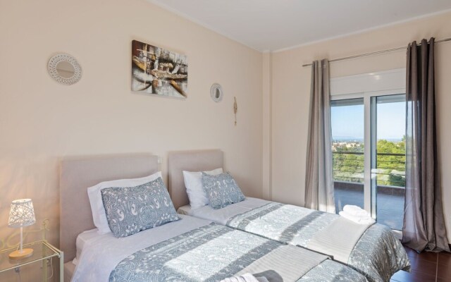 Inviting Holiday Home in Chalkida with Terrace