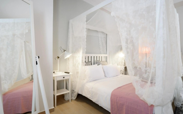 Matina Pefkos ApartHotel