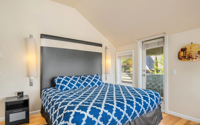 Seattle Vacation Home: Out of Africa