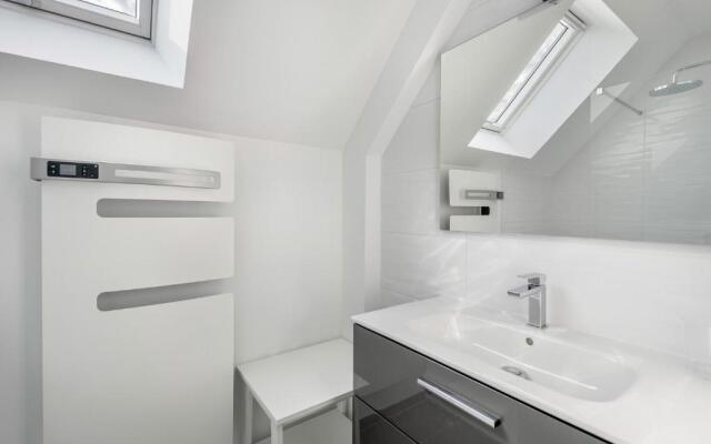 Maison moderne avec piscine et jacuzzi pour 15 personnes !