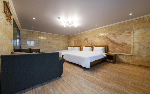Tongyeong Hotel Opera