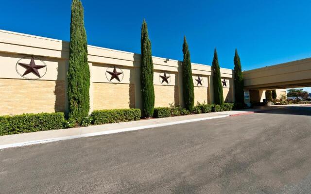 Grand Texan Hotel and Convention Center