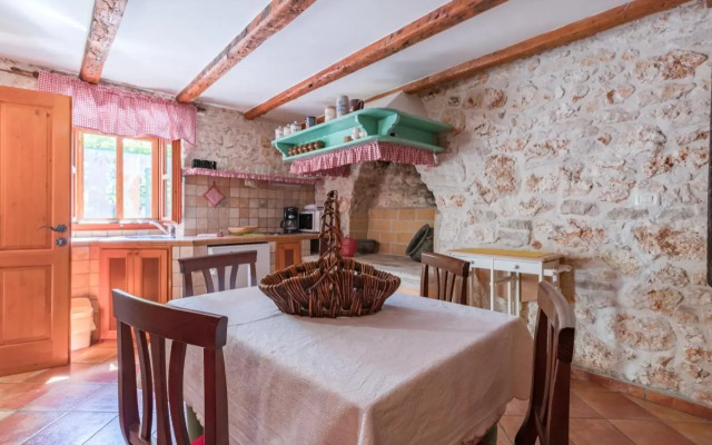 Country House Apartments