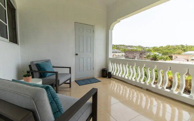 Runaway Bay Gem Suite