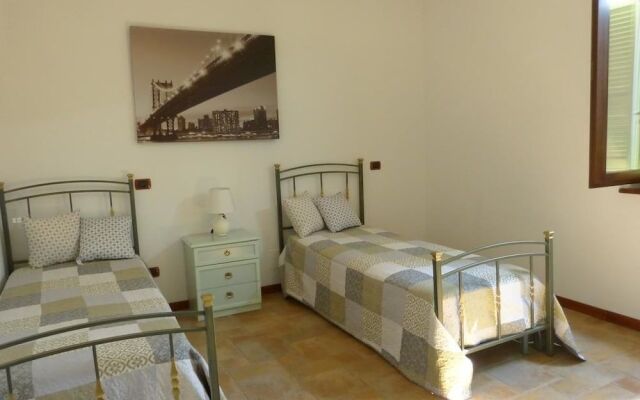 B&B Home Larina