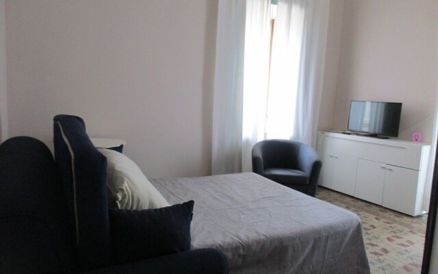 Casa Fronte Spiaggia Bianca