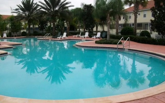 Lake View Townhome Near Disney