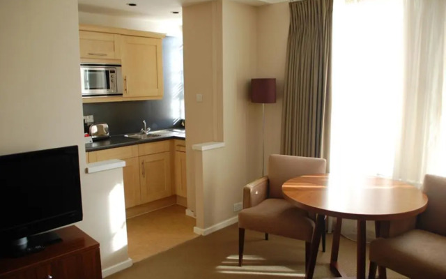 Dolphin House Serviced Apartments