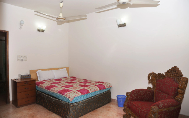 Maya Service Apartment Guest House