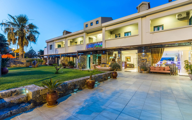 Dias Luxury Studios & Apartments