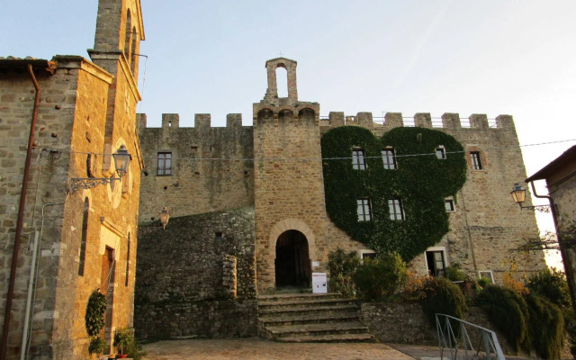 Castello Di Cisterna