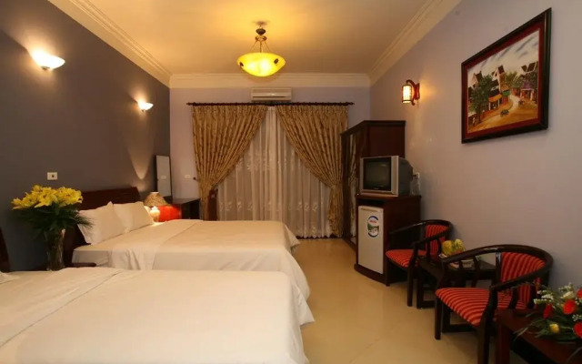Aurora Central Hotel