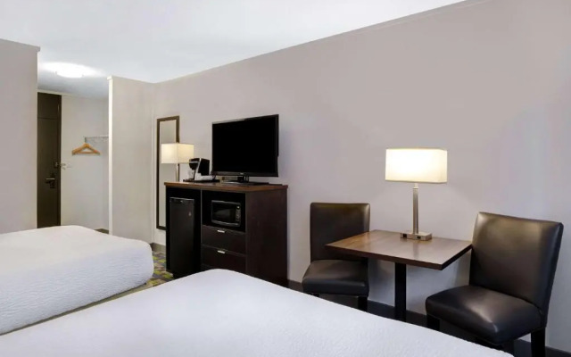 Victoria Airport/Sidney Travelodge