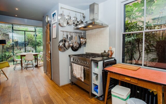 Stunning Stylish 3 Bed House in Fantastic Location