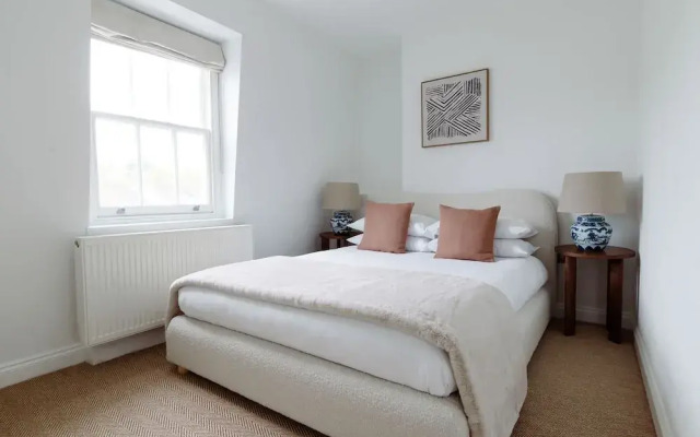 Bright Chelsea apt sun Terrace