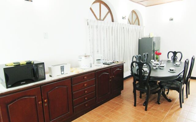 2in1 Kandy Hostel Homestay
