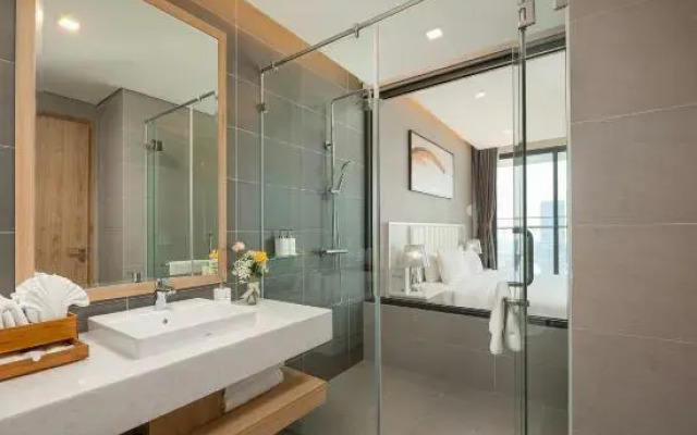 DeLaSea Ha Long Hotel
