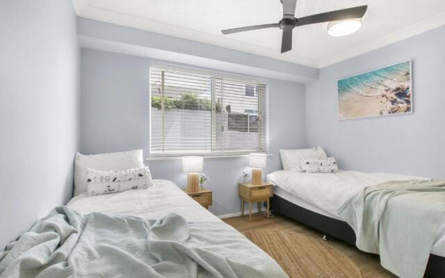 Canberra Heights Unit Two 35 Canberra Tce Kings Beach