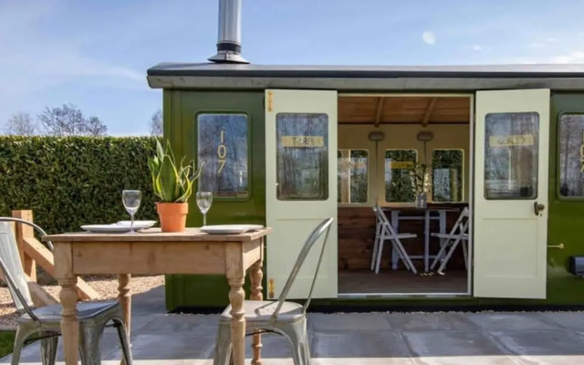 Unique Comfy Remodelled Railway Carriage