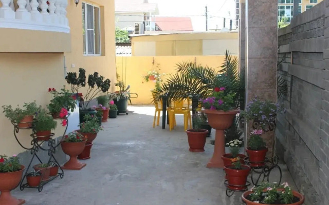 Lora Guest House