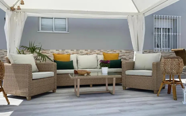 Casa grande con piscina