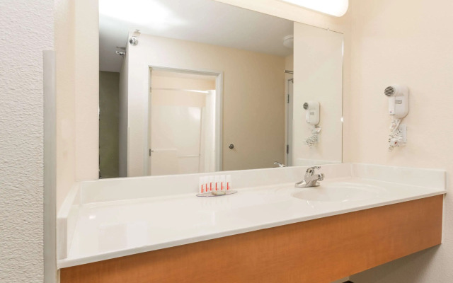 Super 8 by Wyndham Wheatland Wyoming