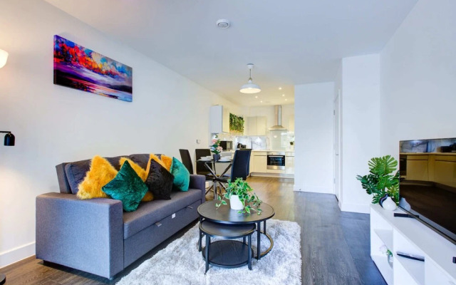 Modern Greenwich Flat With Parking