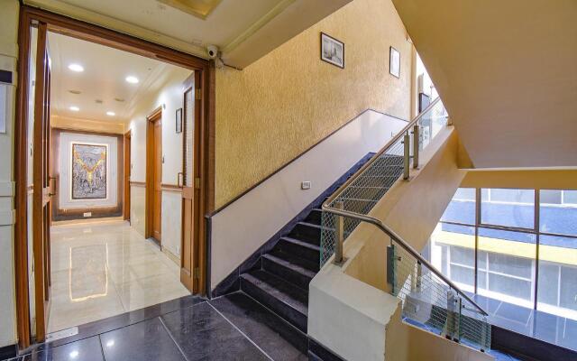 OYO 9721 Hotel SR Rooms