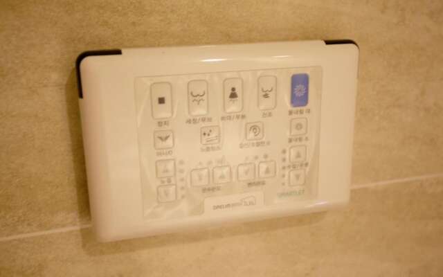 Seongbuk (Bomun-Dong) Piano