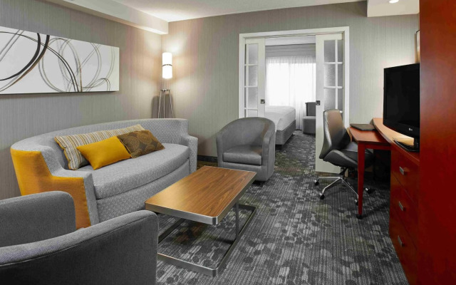 Courtyard by Marriott Toronto Brampton