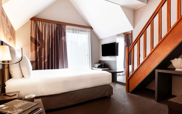 Mercure Omaha Beach Hotel