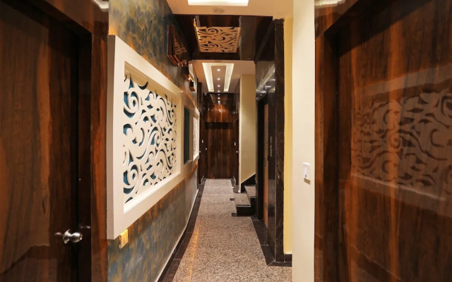 OYO 15617 Abi's Inn