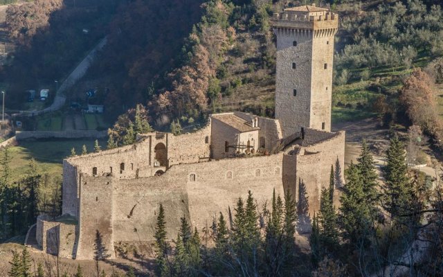 Lo Rocca Dei Trinci