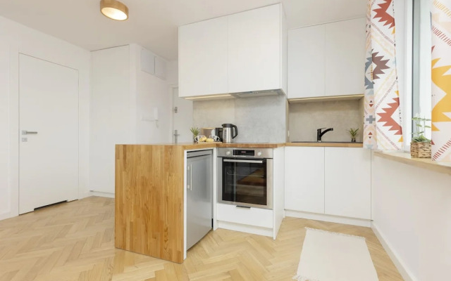 15th Floor Studio in Warsaw by Renters