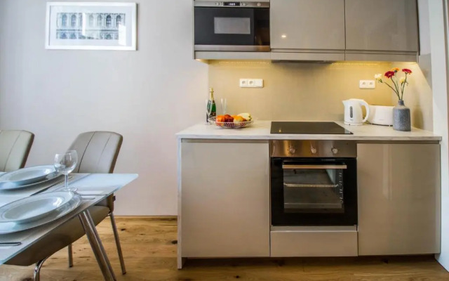 Unique Apt 250M From The Charles Bridge