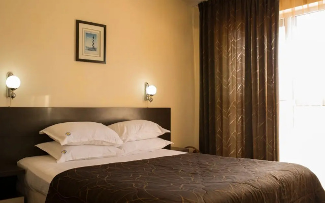 HOTEL Yanis
