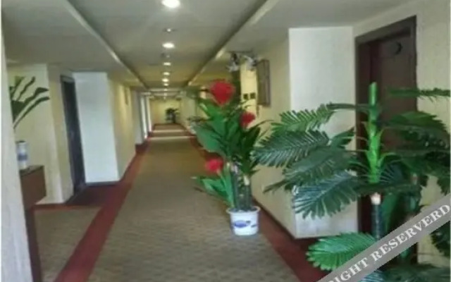 Xinlong Hotel (Jiuyu Trade City)