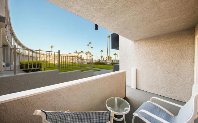 SeaCrest OceanFront Hotel